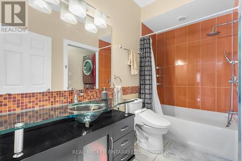 2212 Joanne Avenue, Ottawa, ON - Indoor Photo Showing Bathroom