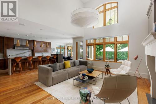 2442 Meadowood Crescent, Oakville, ON - Indoor Photo Showing Living Room