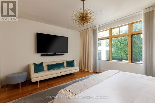 2442 Meadowood Crescent, Oakville, ON - Indoor Photo Showing Bedroom