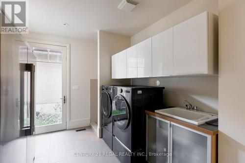 2442 Meadowood Crescent, Oakville, ON - Indoor Photo Showing Laundry Room