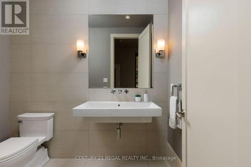 2442 Meadowood Crescent, Oakville, ON - Indoor Photo Showing Bathroom