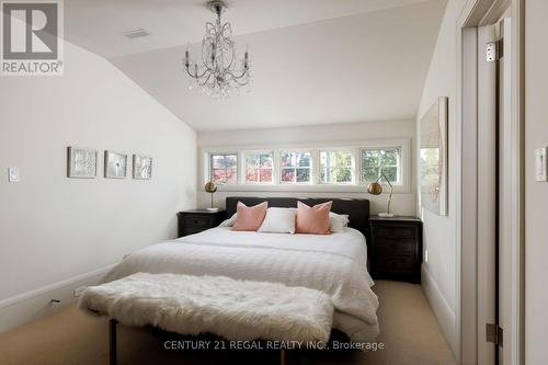 2442 Meadowood Crescent, Oakville, ON - Indoor Photo Showing Bedroom