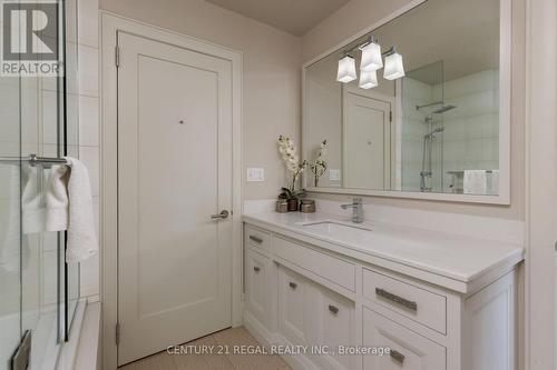 2442 Meadowood Crescent, Oakville, ON - Indoor Photo Showing Bathroom