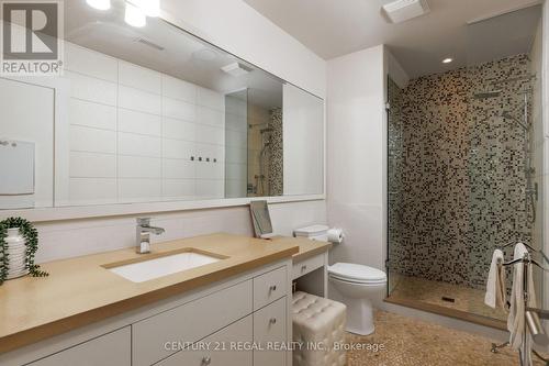 2442 Meadowood Crescent, Oakville, ON - Indoor Photo Showing Bathroom