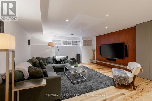 2442 Meadowood Crescent, Oakville, ON - Indoor Photo Showing Living Room