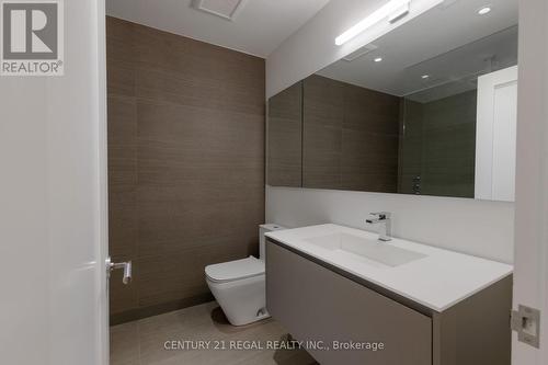 2442 Meadowood Crescent, Oakville, ON - Indoor Photo Showing Bathroom