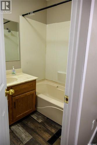 2332 Edgar Street, Regina, SK - Indoor Photo Showing Bathroom