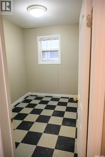 2332 Edgar Street, Regina, SK - Indoor