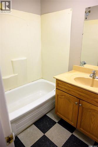 2332 Edgar Street, Regina, SK - Indoor Photo Showing Bathroom