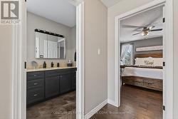 Upper 4 piece washroom - 