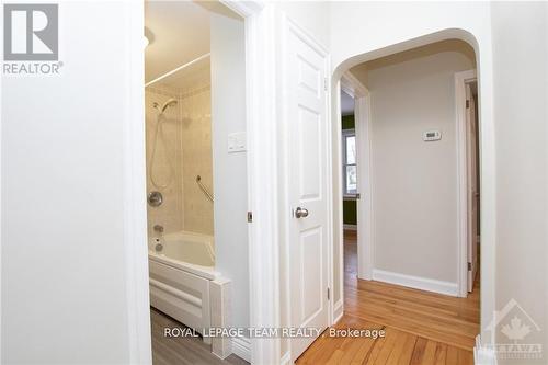 49 Crownhill Street, Ottawa, ON - Indoor Photo Showing Bathroom