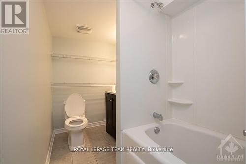 49 Crownhill Street, Ottawa, ON - Indoor Photo Showing Bathroom