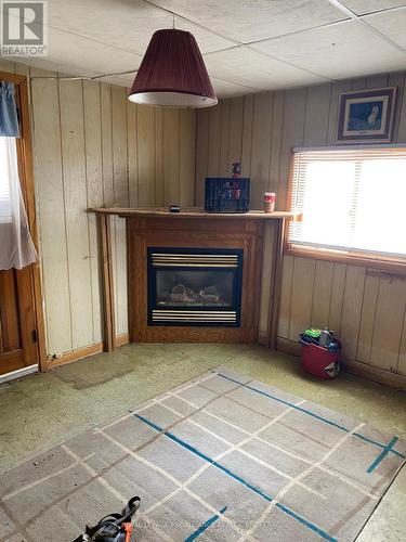 418 Montreal Street, Kingston (East Of Sir John A. Blvd), ON - Indoor With Fireplace