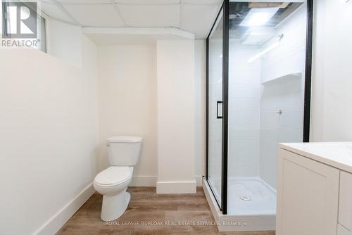 49 Province Street S, Hamilton, ON - Indoor Photo Showing Bathroom