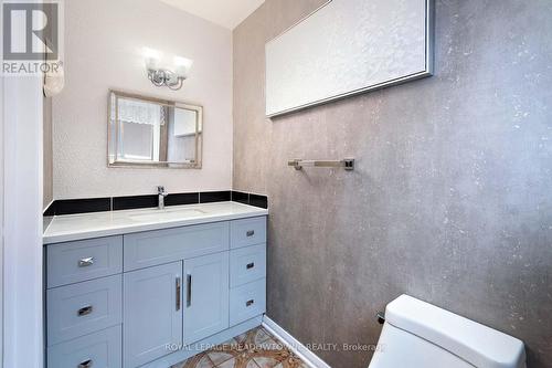 2529 Claymore Crescent, Mississauga, ON - Indoor Photo Showing Bathroom