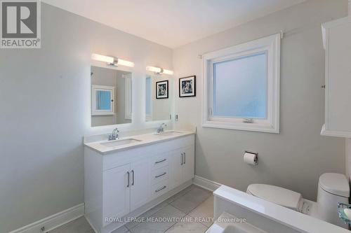 2529 Claymore Crescent, Mississauga, ON - Indoor Photo Showing Bathroom