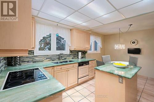 2529 Claymore Crescent, Mississauga, ON - Indoor Photo Showing Kitchen With Double Sink