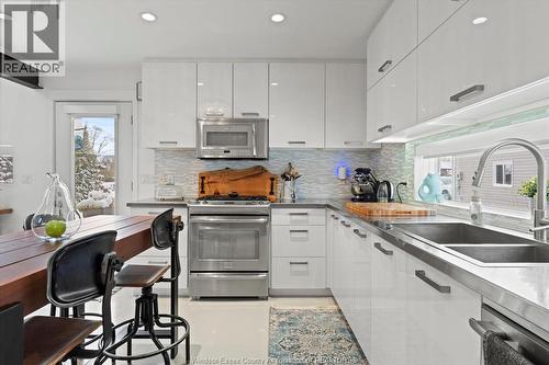 136 Lowes Sideroad, Amherstburg, ON - Indoor Photo Showing Kitchen With Double Sink With Upgraded Kitchen