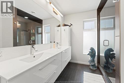 136 Lowes Sideroad, Amherstburg, ON - Indoor Photo Showing Bathroom