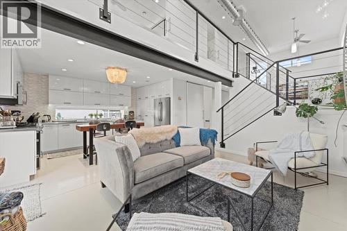 136 Lowes Sideroad, Amherstburg, ON - Indoor Photo Showing Living Room