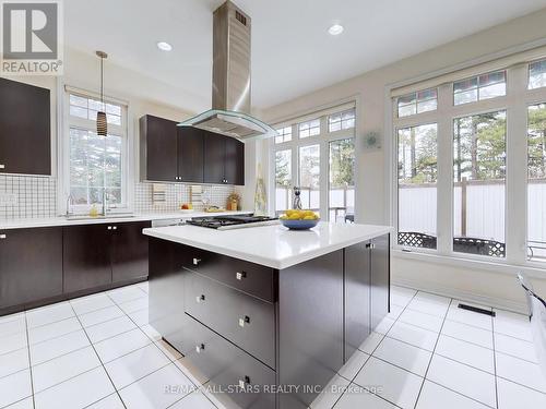 2 Yorkton Boulevard, Markham, ON - Indoor Photo Showing Kitchen
