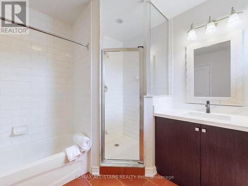2 Yorkton Boulevard, Markham, ON - Indoor Photo Showing Bathroom