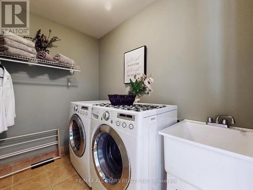 2 Yorkton Boulevard, Markham, ON - Indoor Photo Showing Laundry Room