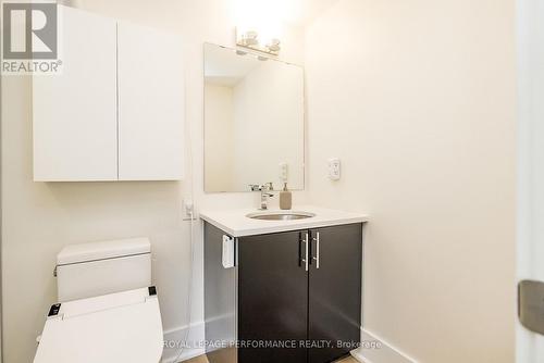 Primary ensuite - 225 Makadewa Private, Ottawa, ON - Indoor