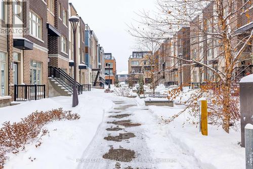 Charming landscaped pathways - 225 Makadewa Private, Ottawa, ON - Outdoor With Facade