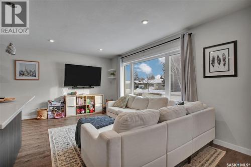 534 David Knight Way, Saskatoon, SK - Indoor Photo Showing Living Room