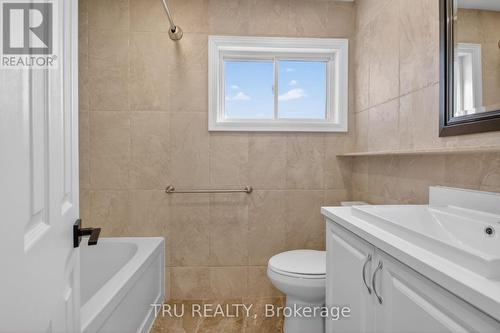 12 Apache Crescent, Ottawa, ON - Indoor Photo Showing Bathroom