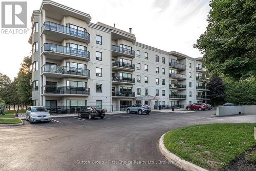 206 - 160 ROMEO STREET  Stratford, ON N5A 4S9