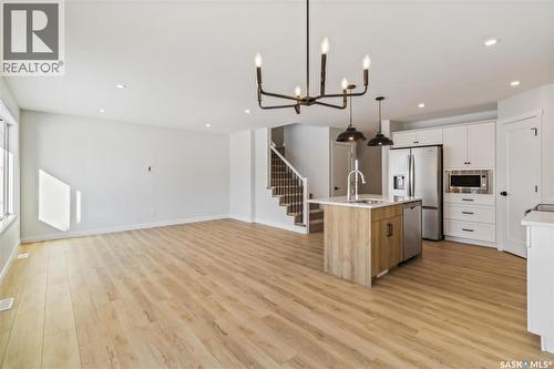 326 Katz Avenue, Saskatoon, SK - Indoor Photo Showing Kitchen With Upgraded Kitchen