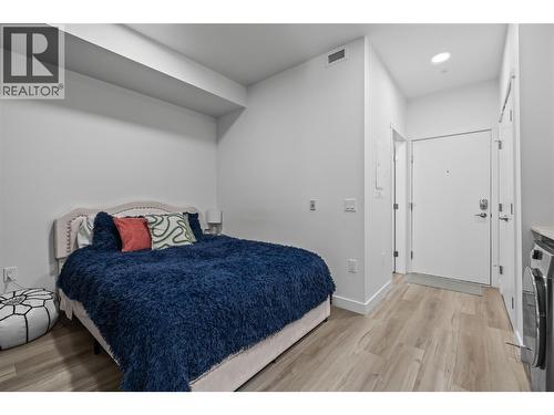 Bedroom - 1057 Frost Road Unit# 204, Kelowna, BC - Indoor Photo Showing Bedroom