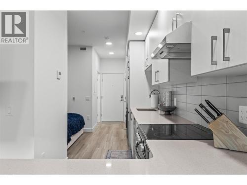 Kitchen - 1057 Frost Road Unit# 204, Kelowna, BC - Indoor Photo Showing Kitchen