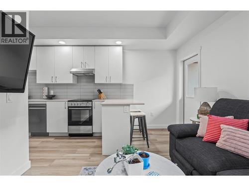 Living Area - 1057 Frost Road Unit# 204, Kelowna, BC - Indoor Photo Showing Kitchen