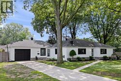 805 ROSELAWN  Windsor, ON N9E 2B3