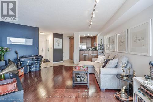 707 - 2267 Lake Shore Boulevard W, Toronto, ON - Indoor Photo Showing Living Room