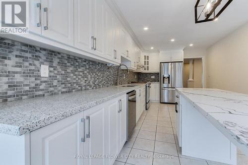 4826 Auckland Avenue, Mississauga, ON - Indoor Photo Showing Kitchen With Upgraded Kitchen