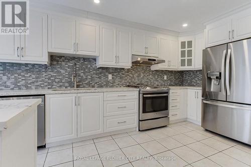 4826 Auckland Avenue, Mississauga, ON - Indoor Photo Showing Kitchen With Upgraded Kitchen