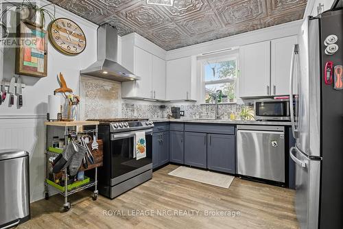 464 Gorham Road, Fort Erie (Ridgeway), ON - Indoor Photo Showing Kitchen