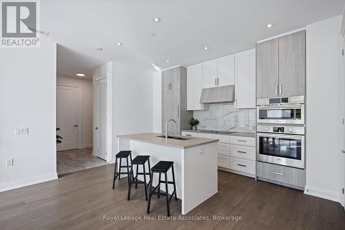 Kitchen - 209 - 42 Mill Street, Halton Hills, ON - Indoor Photo Showing Kitchen With Upgraded Kitchen