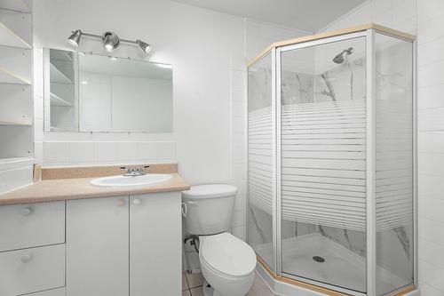 Bathroom - 2223 Rue De Coleraine, Montréal (Le Sud-Ouest), QC - Indoor Photo Showing Bathroom