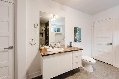 Salle de bains - 960 Rue Moquin, Chambly, QC - Indoor Photo Showing Bathroom