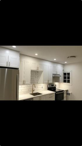 Cuisine - 4126 Av. Van Horne, Montréal (Côte-Des-Neiges/Notre-Dame-De-Grâce), QC - Indoor Photo Showing Kitchen