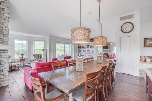 Salle à manger - 17 Av. Des Érables, Saint-Sauveur, QC - Indoor With Fireplace