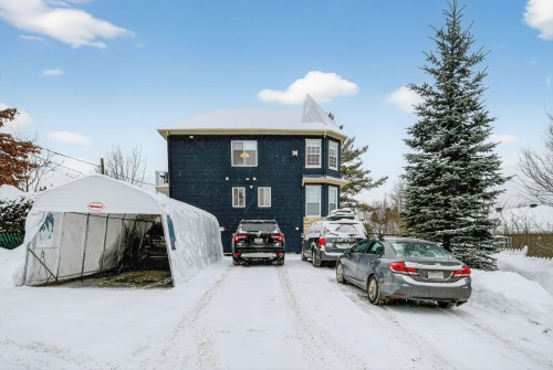 Stationnement - 17 Av. Des Érables, Saint-Sauveur, QC - Outdoor