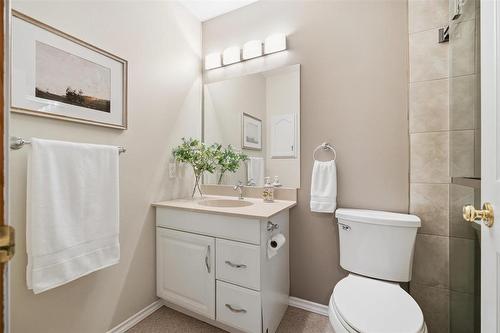 131 Norcross Crescent, Winnipeg, MB - Indoor Photo Showing Bathroom