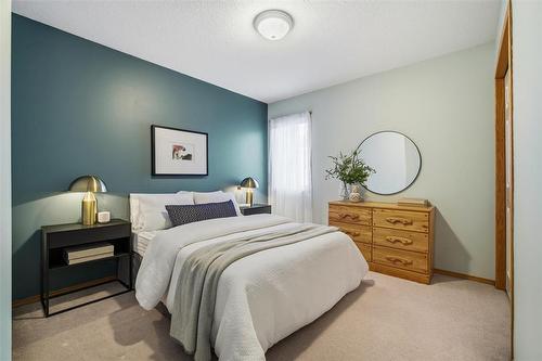 131 Norcross Crescent, Winnipeg, MB - Indoor Photo Showing Bedroom