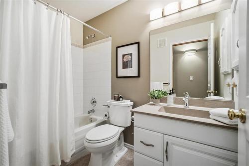 131 Norcross Crescent, Winnipeg, MB - Indoor Photo Showing Bathroom